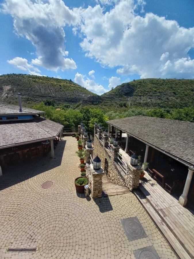 Vila Etnica Trebujeni Exteriör bild